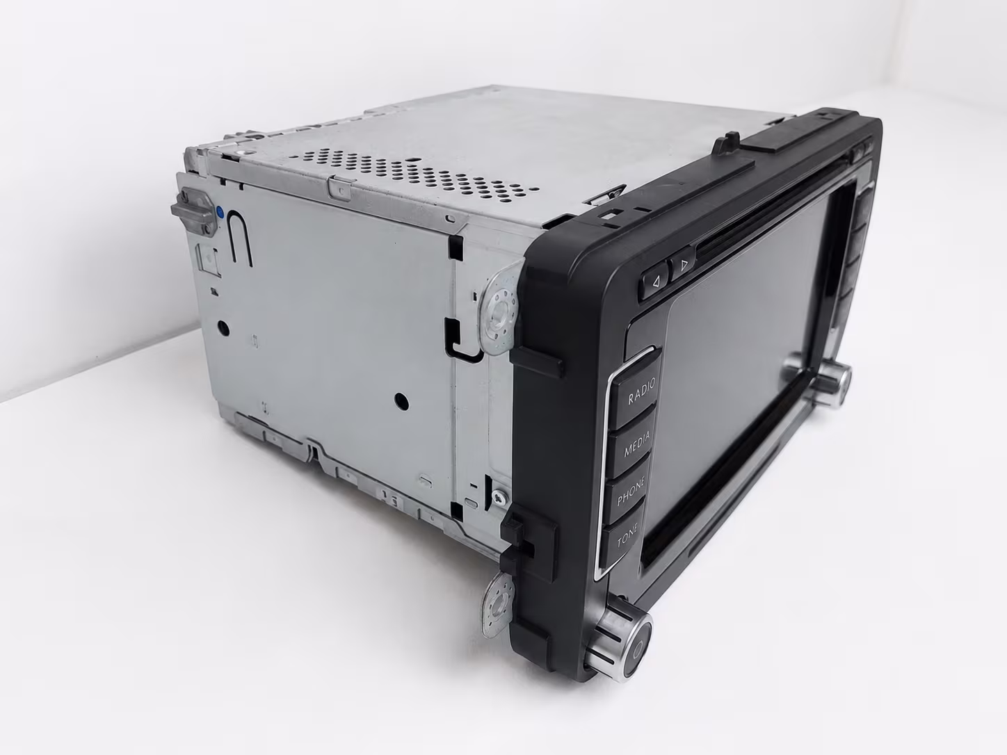 Volkswagen Transporter T5 radio unit